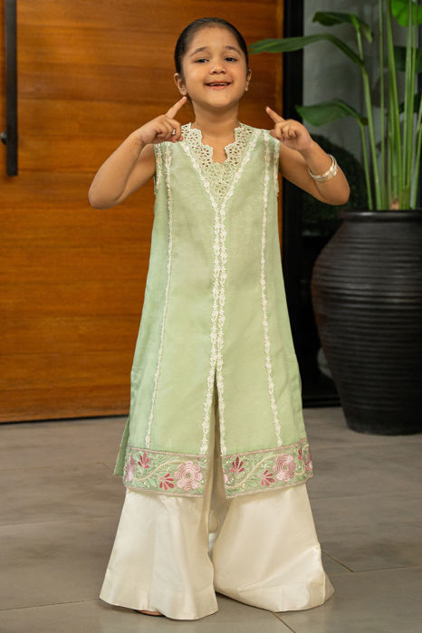 Picture of Zobia Mini