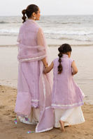 Picture of Elif Mini