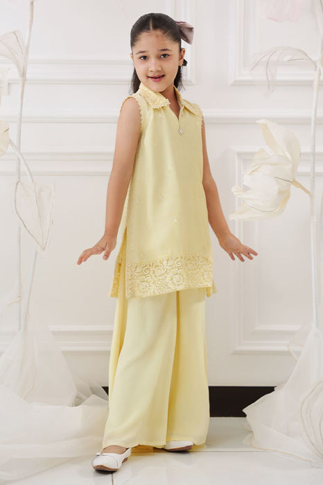 Picture of Alana Mini