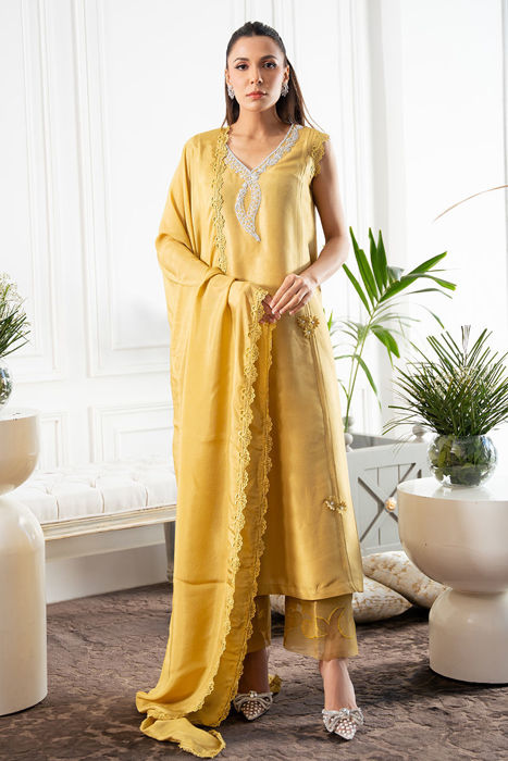 Syra - Style Diaries