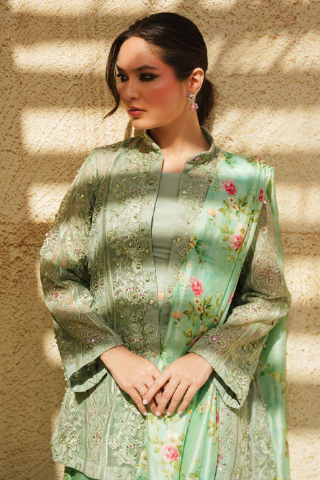 Samiya (Jacket, blouse and drape)