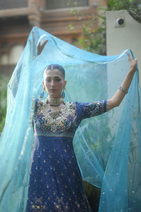 Meyna (Pishwas and Dupatta)